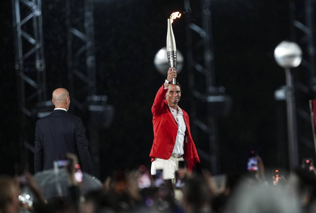 Olimpiyat ateşi Paris'te yandı: Görkemli açılış 66